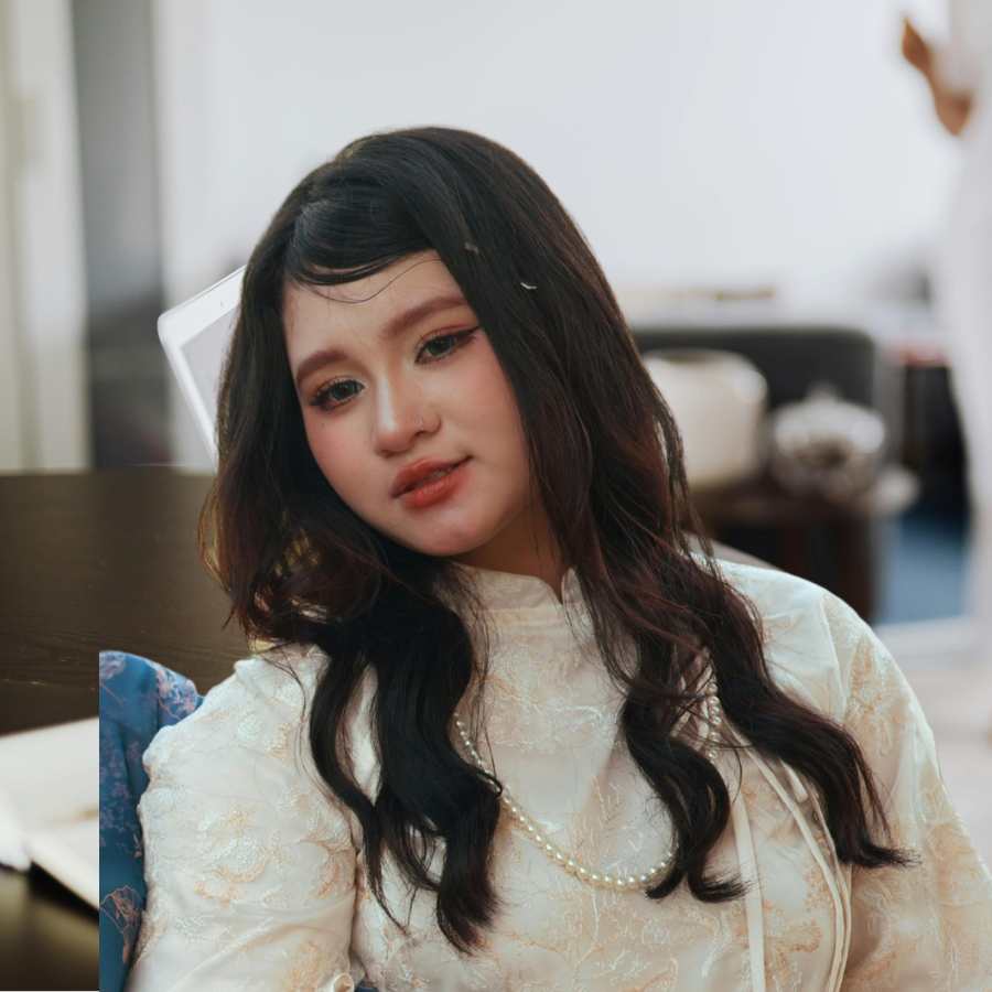 Ms.Van Anh